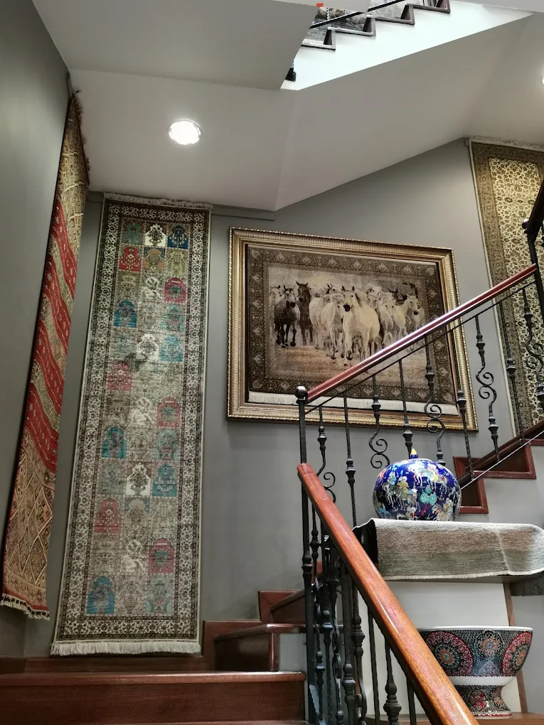 How Rug Shopping in Istanbul Really Works: A Visit to Nakkaş Rugs